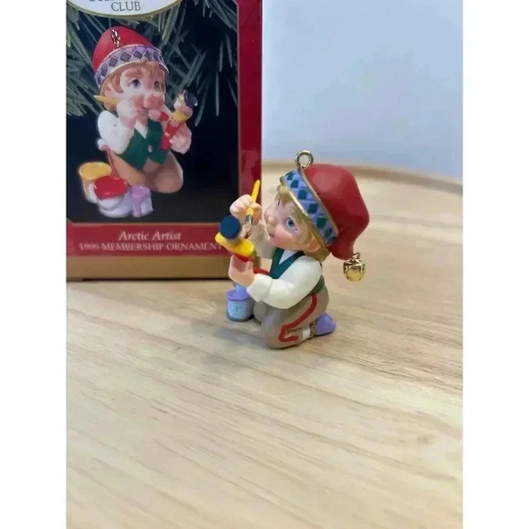 Hallmark Collectors Club Ornament 1999 "Arctic Artist" Elf Painting Toy Soldier - Picture 2 of 4